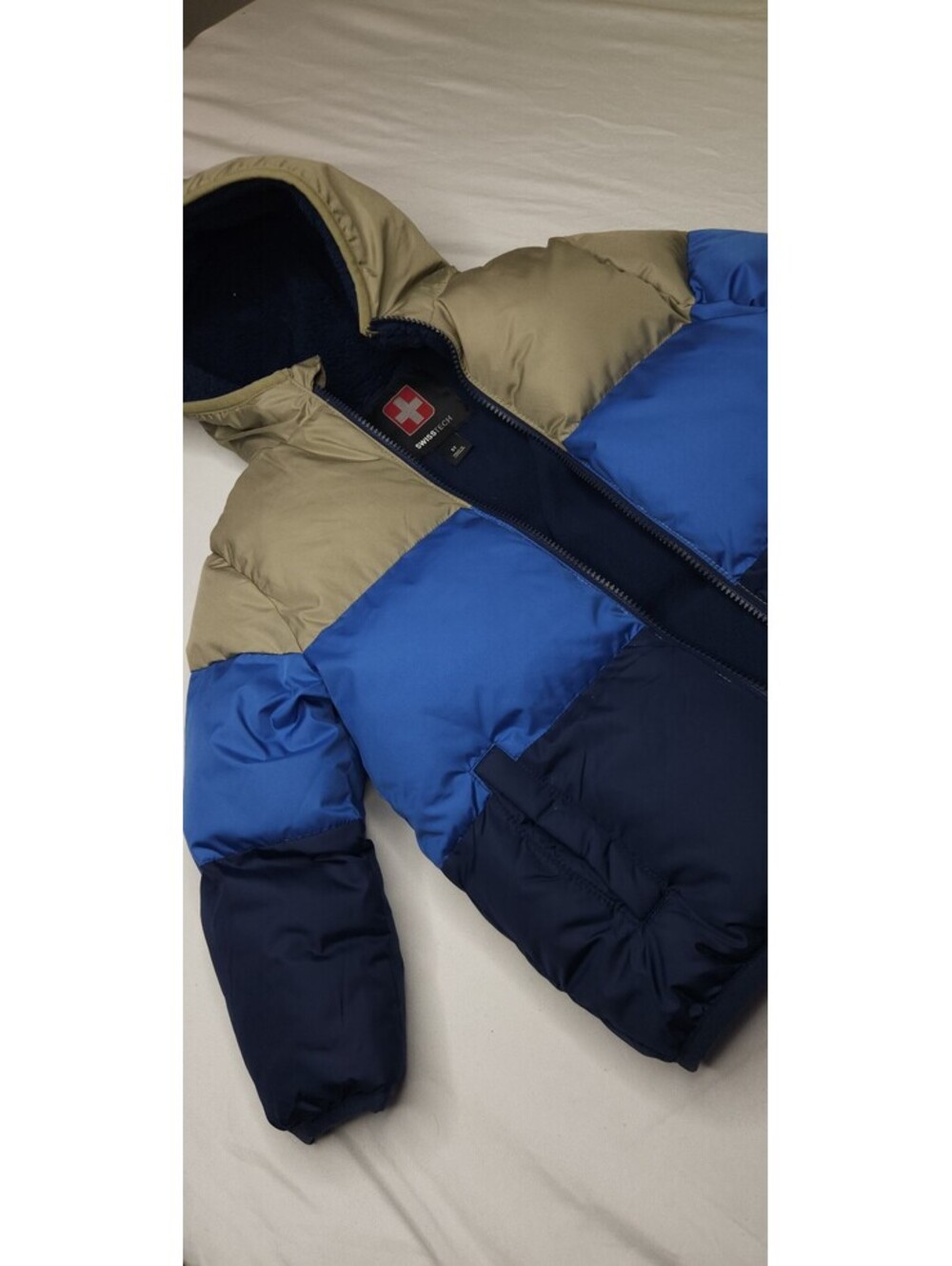 Swiss Tech jacket - Picture 2 of 9